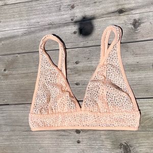 Underbares Lacy Bralette - Size M
